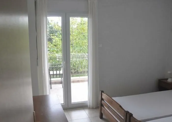 Hotel apartamentowy Artemis Ormos Panagias