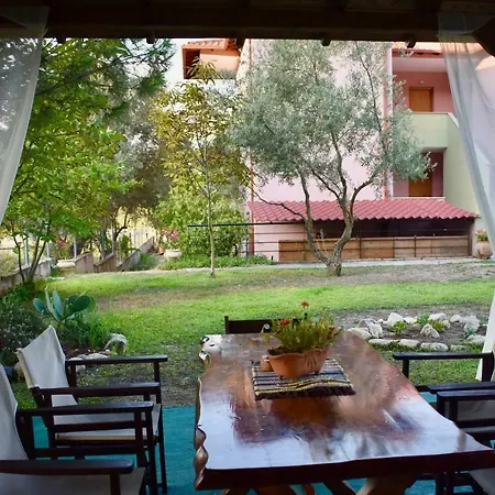 Artemis Aparthotel 3*