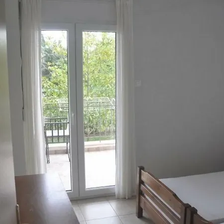 Hotel apartamentowy Artemis Ormos Panagias