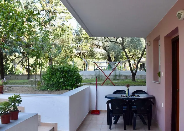 Artemis Aparthotel 3*